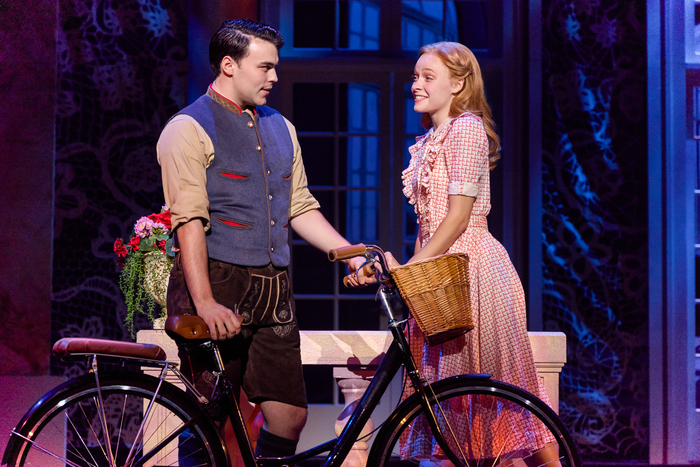 Photos: THE SOUND OF MUSIC National Tour First Look Image
