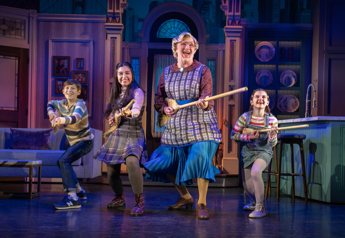 Photos: MRS DOUBTFIRE Second National Tour is Now Underway Image