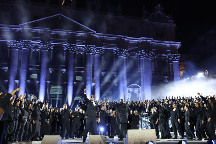 Video/Photos: Andrea Bocelli, Jennifer Hudson, & More at GRACE FOR THE WORLD Concert Image