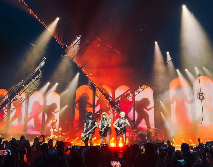 Photos: Mötley Crüe Kicks Off Residency at Las Vegas Strip Image