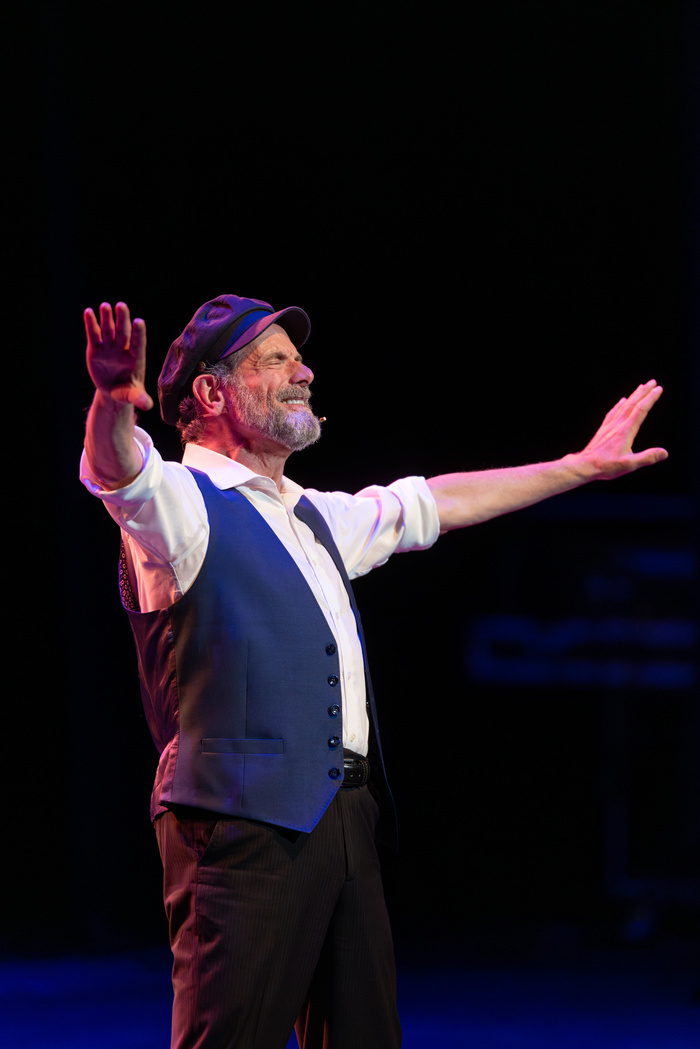 Photos: FIDDLER ON THE ROOF IN YIDDISH In Concert At The Soraya Image