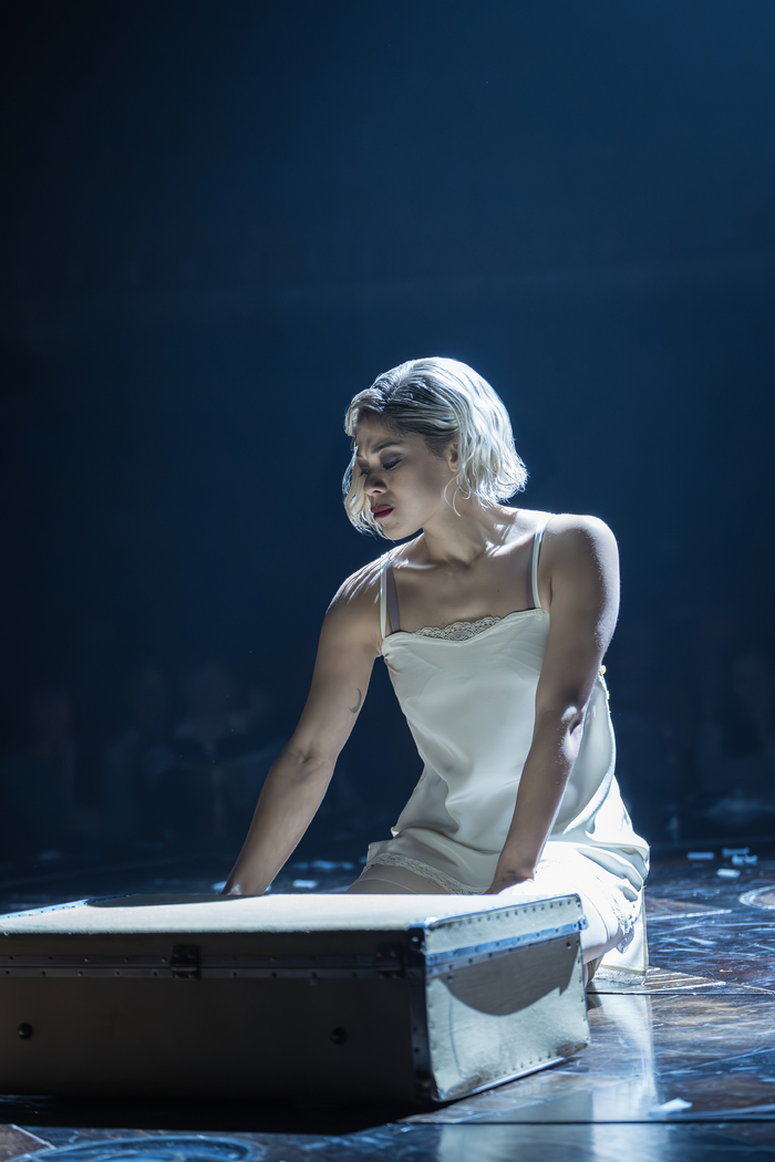 Photos: Reeve Carney, Eva Noblezada, and Ruthie Henshall Join CABARET in London Image