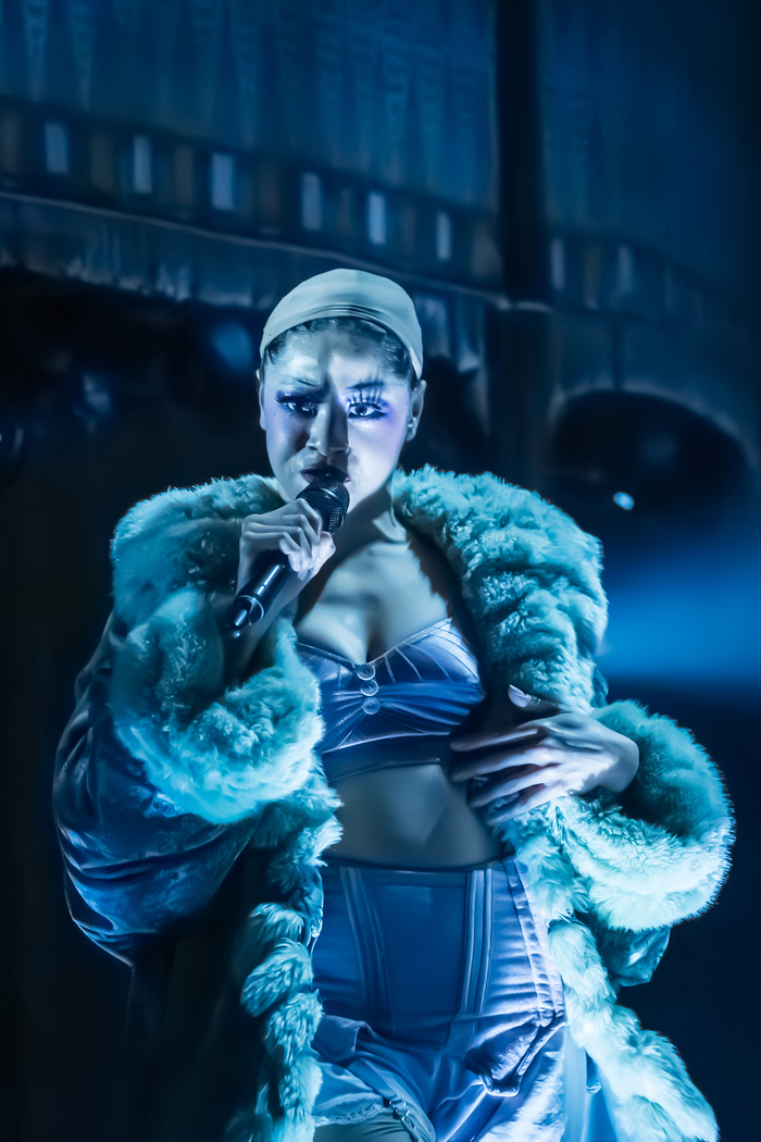 Photos: Reeve Carney, Eva Noblezada, and Ruthie Henshall Join CABARET in London Image