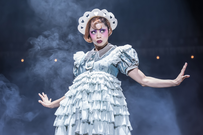 Photos: Reeve Carney, Eva Noblezada, and Ruthie Henshall Join CABARET in London Image