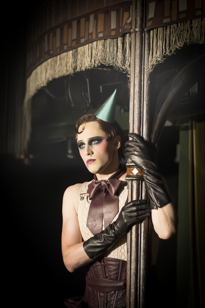 Photos: Reeve Carney, Eva Noblezada, and Ruthie Henshall Join CABARET in London Image