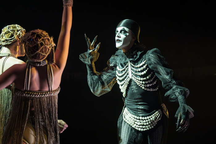 Photos: Reeve Carney, Eva Noblezada, and Ruthie Henshall Join CABARET in London Image