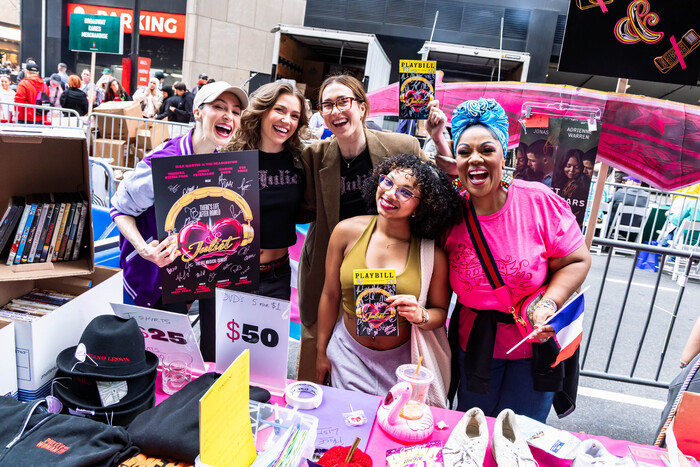 Photos: Broadway Flea Market & Grand Auction Raises Record $1,633,803 Image