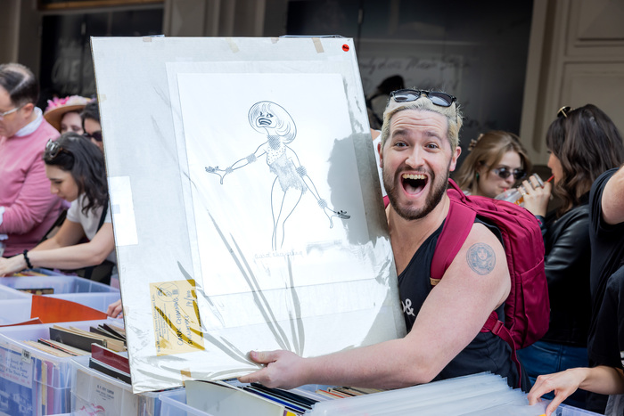 Photos: Broadway Flea Market & Grand Auction Raises Record $1,633,803 Image
