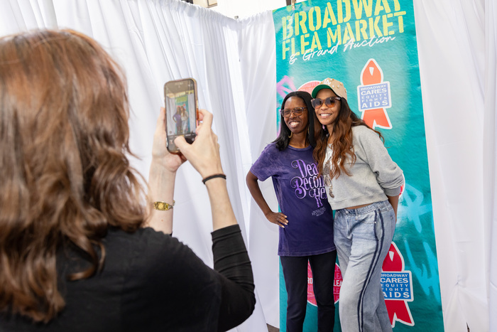 Photos: Broadway Flea Market & Grand Auction Raises Record $1,633,803 Image
