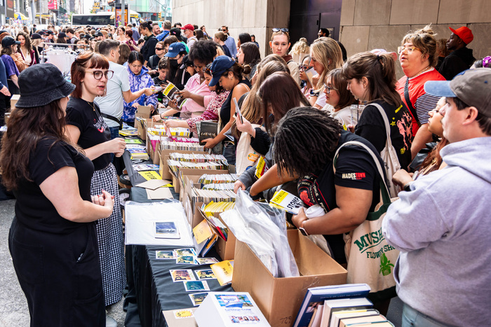 Photos: Broadway Flea Market & Grand Auction Raises Record $1,633,803 Image