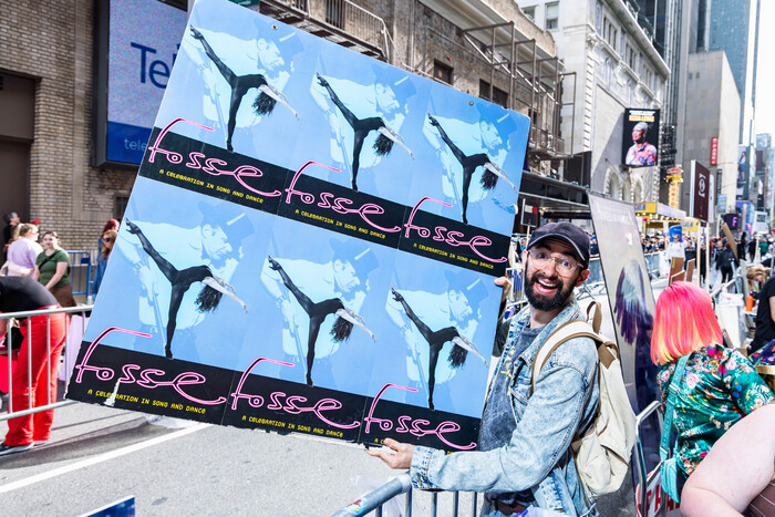 Photos: Broadway Flea Market & Grand Auction Raises Record $1,633,803 Image