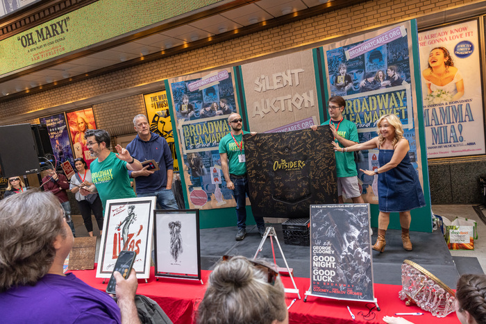 Photos: Broadway Flea Market & Grand Auction Raises Record $1,633,803 Image