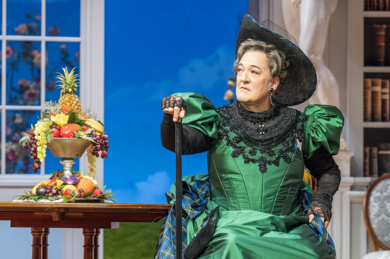 Review: THE IMPORTANCE OF BEING EARNEST, Starring Olly Alexander & Stephen Fry Image