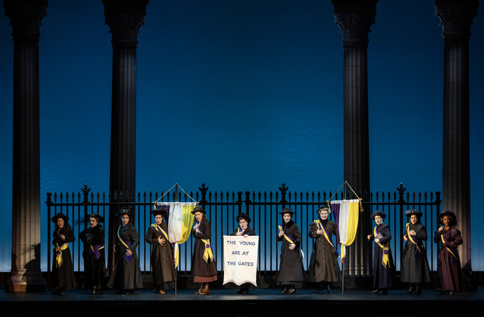 Photos: SUFFS North American Tour Marches On Image