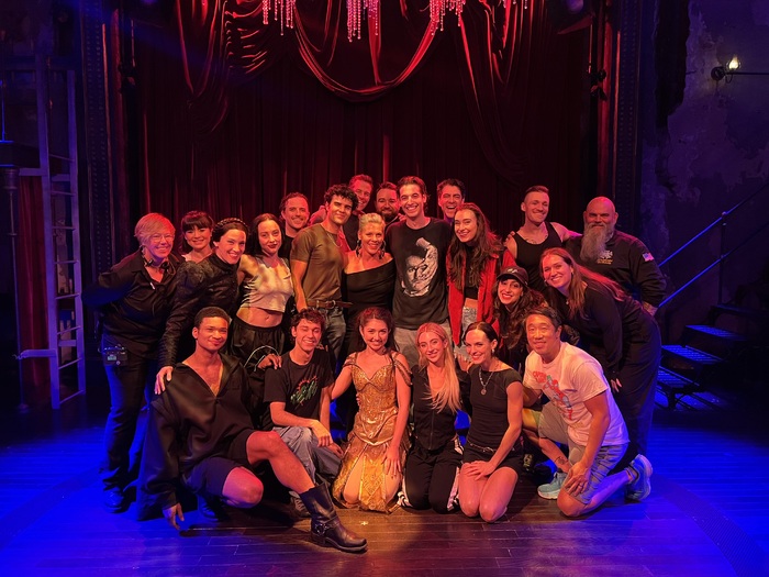 Photos: P!nk Poses With the Cast of MASQUERADE Under the Iconic Chandelier Image