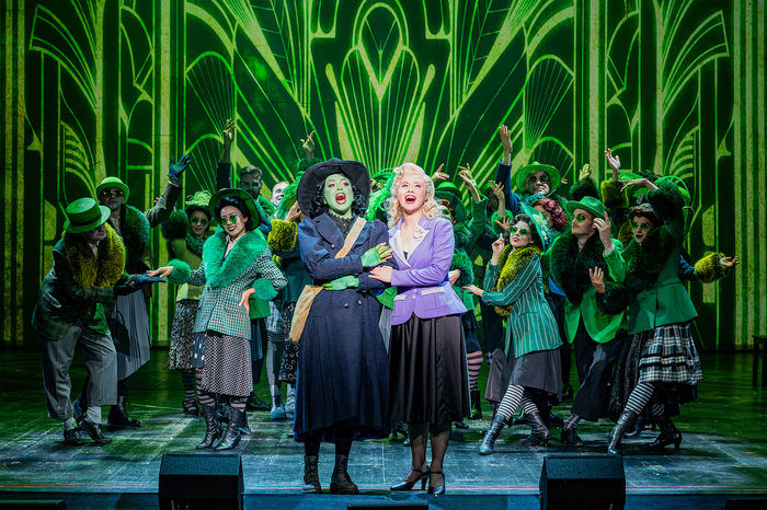 Photos: First Look at the Non-Replica Production of WICKED in Austria Image