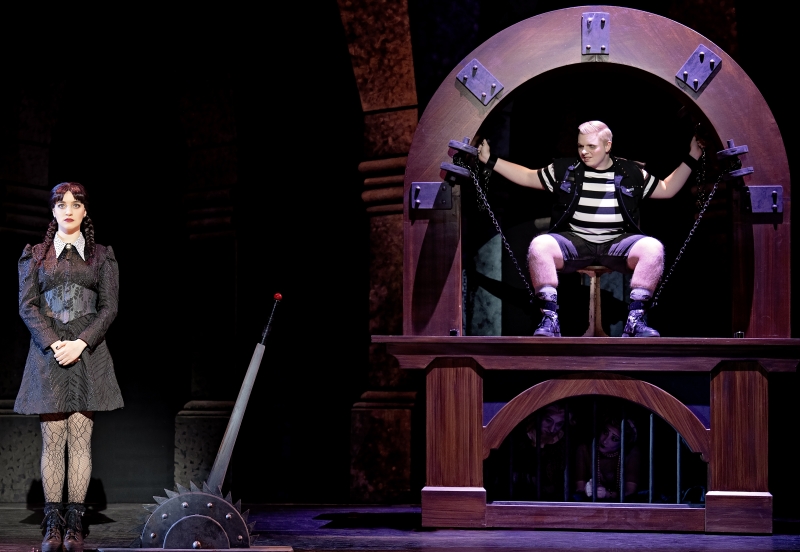 Review: THE ADDAMS FAMILY at Ordway Center For The Performing Arts Image
