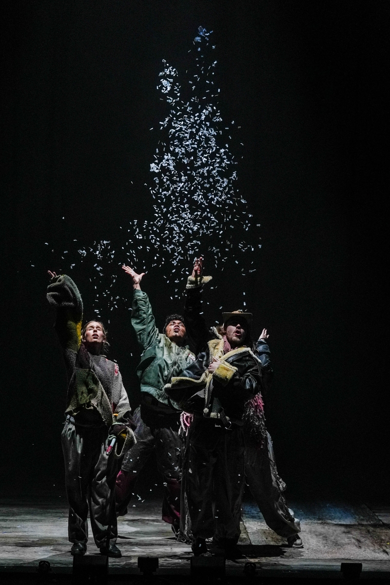 REVIEW: RENT Returns To Sydney with a Large Scale Production for the Joan Sutherland Theatre at the Sydney Opera House. Image