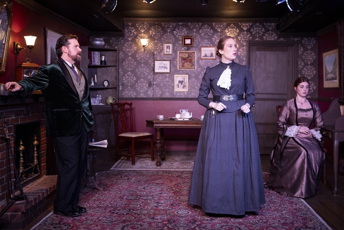 Photos: GASLIGHT (ANGEL STREET) Now Playing at Oil Lamp Theater Image