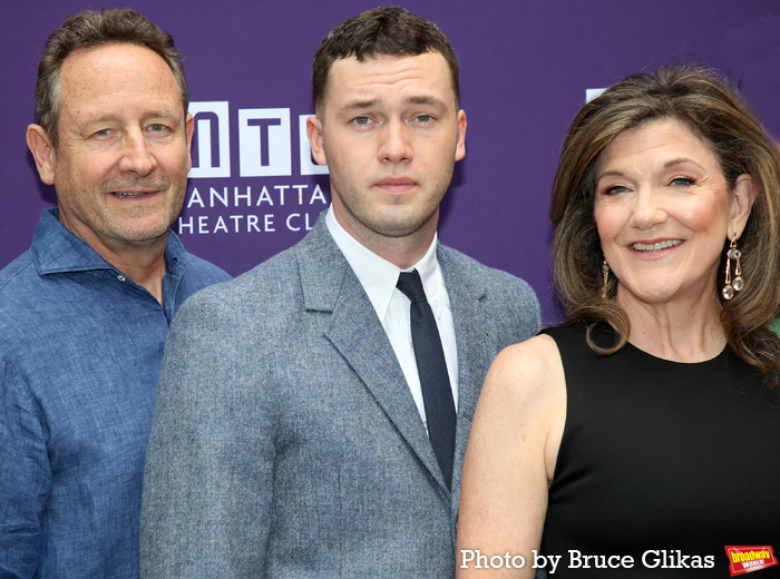 Photos: PUNCH Company Takes Bows and Walks the Red Carpet on Opening Night Image