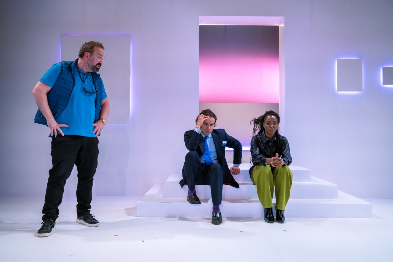 Review: DA VINCI'S LAUNDRY, Riverside Studios Image