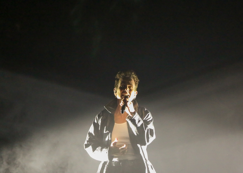 Review: JOEY MCINTYRE at Varsity Theater Image