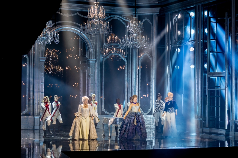 Review: MARIA THERESIA at Ronacher Image
