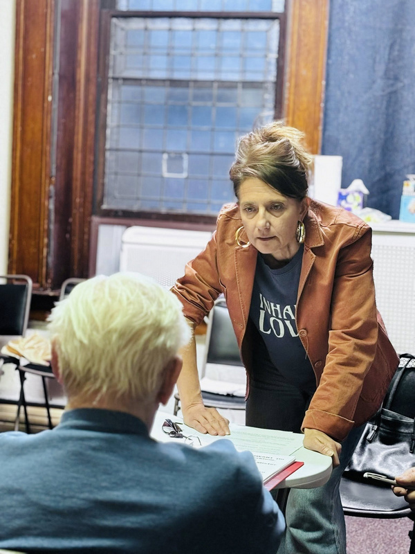 Photos: Len Cariou Shines in Rehearsals for ZAGŁADA Image