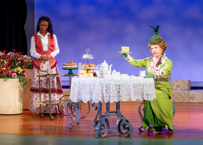Review: THE IMPORTANCE OF BEING EARNEST at Austin Playhouse Image