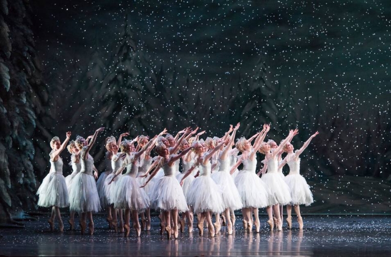 Review: THE NUTCRACKER, Royal Ballet And Opera Image