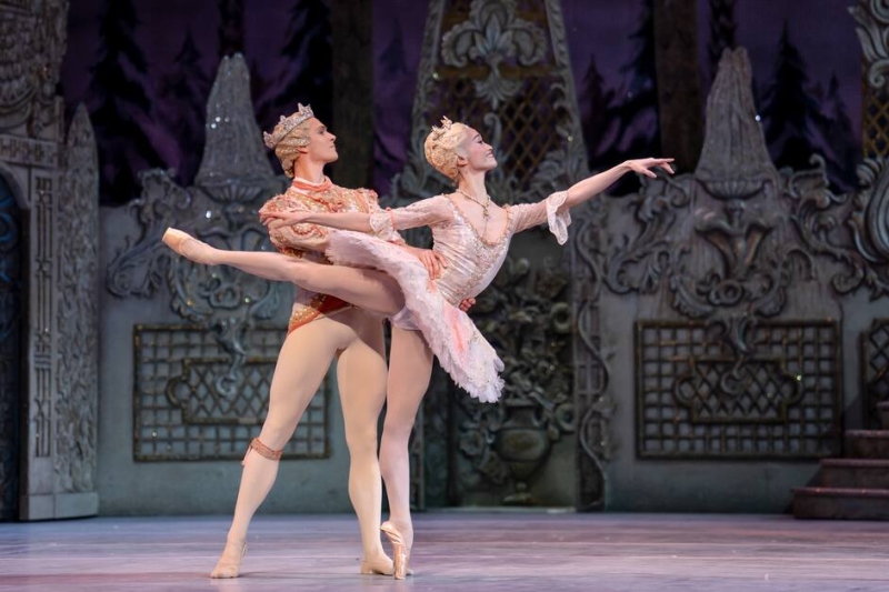 Review: THE NUTCRACKER, Royal Ballet And Opera Image
