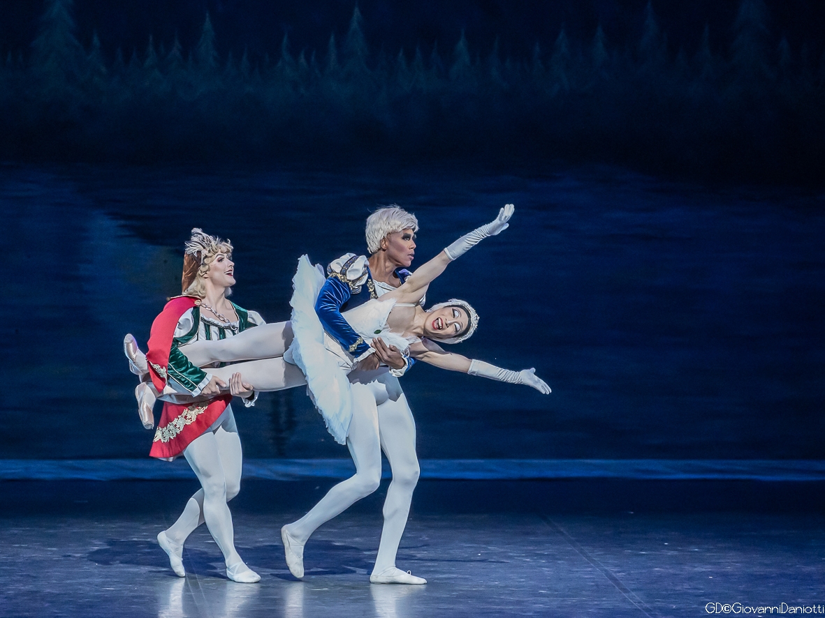 Review: LES BALLETS TROCKADERO DE MONTE CARLO, Sadler’s Wells Image