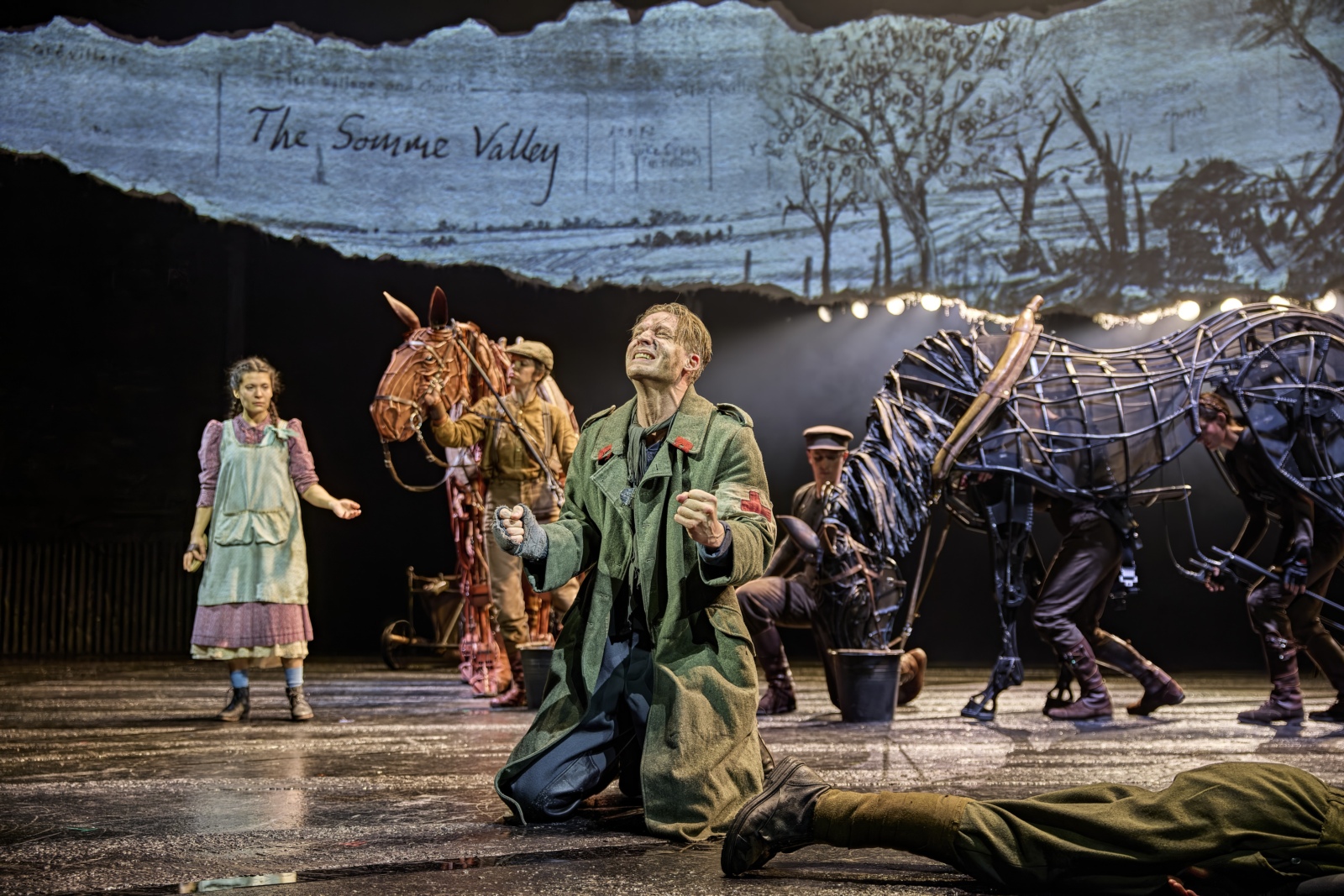 Photos: WAR HORSE Returns To National Theatre Image