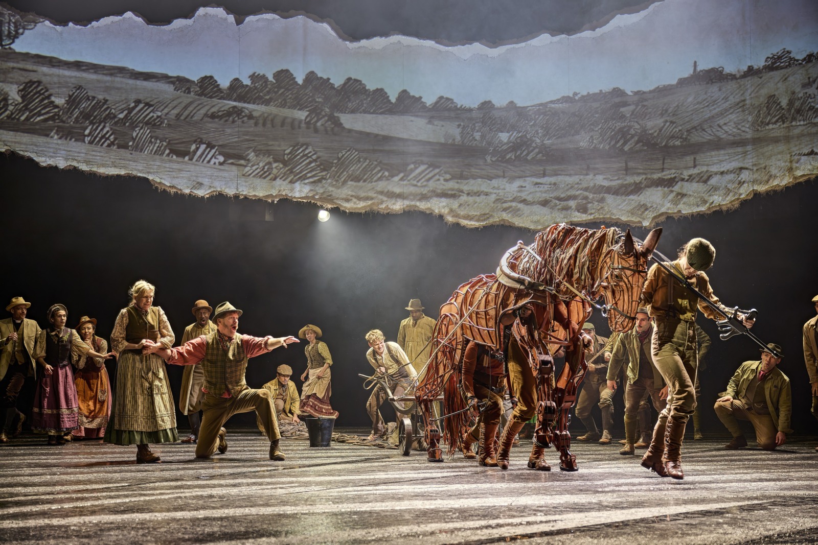 Photos: WAR HORSE Returns To National Theatre Image