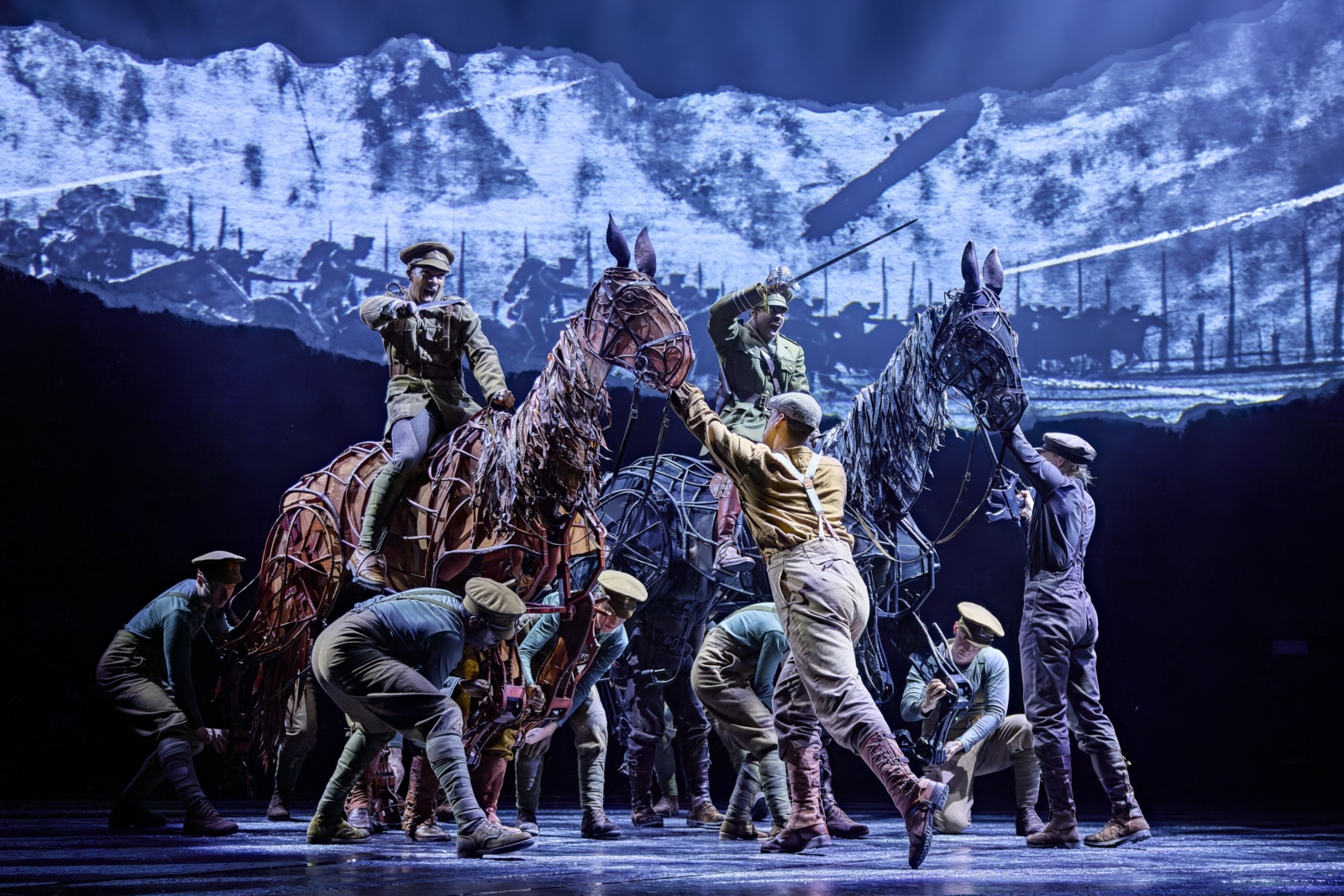 Photos: WAR HORSE Returns To National Theatre Image