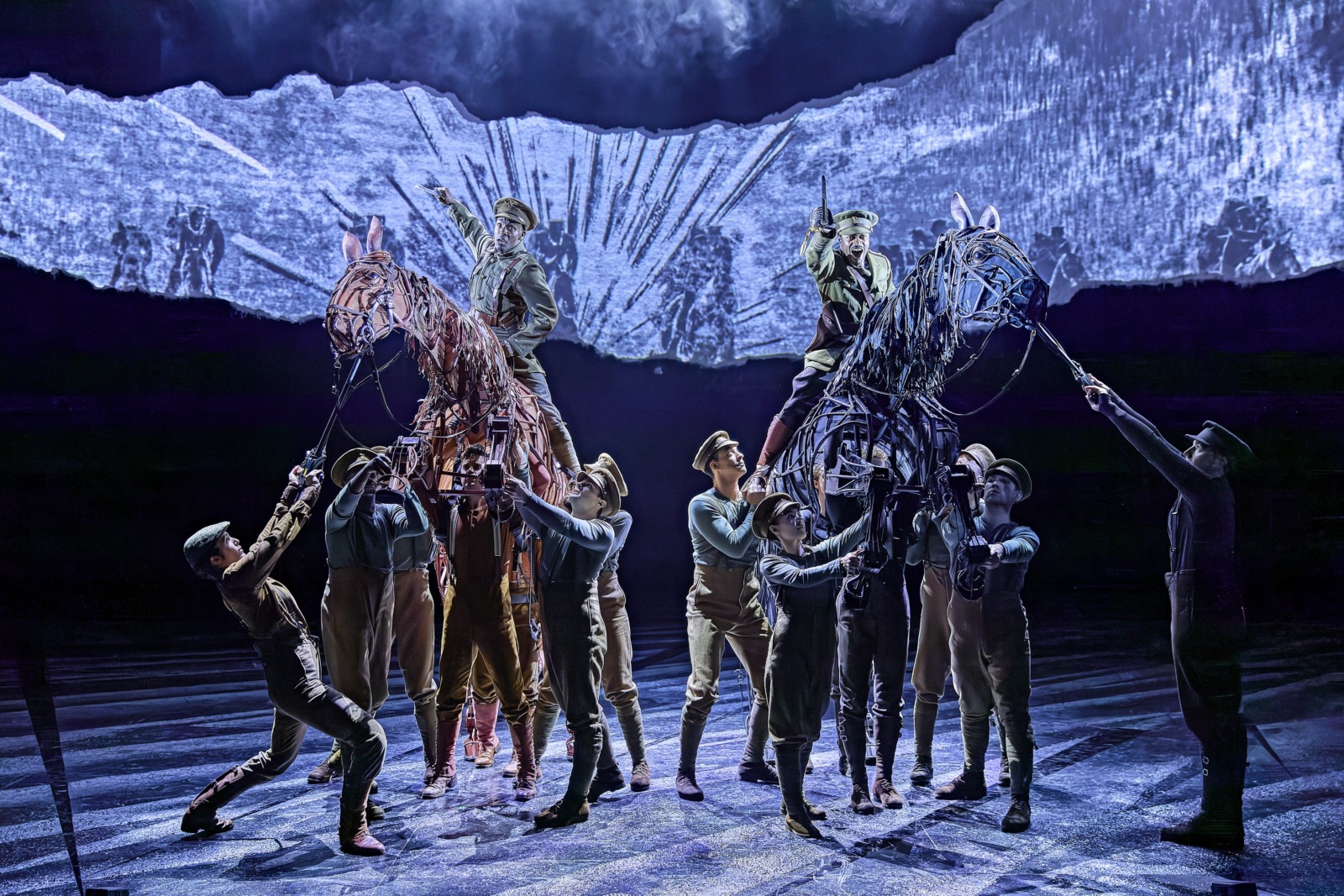 Photos: WAR HORSE Returns To National Theatre Image