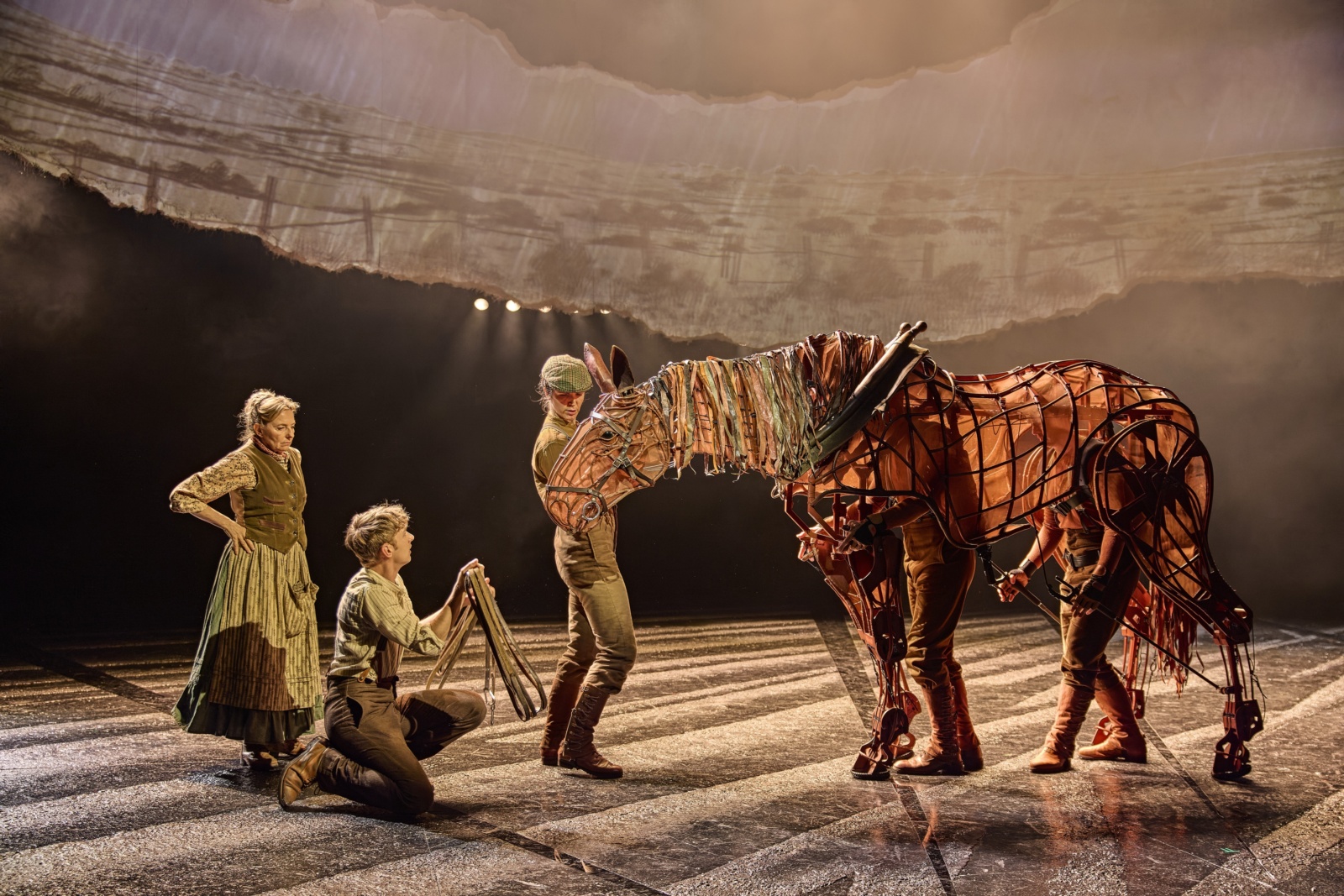 Photos: WAR HORSE Returns To National Theatre Image