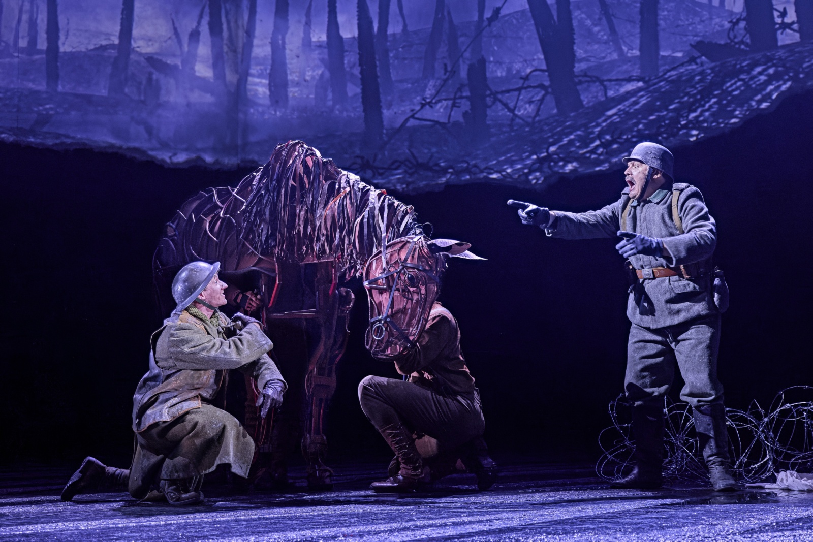 Photos: WAR HORSE Returns To National Theatre Image