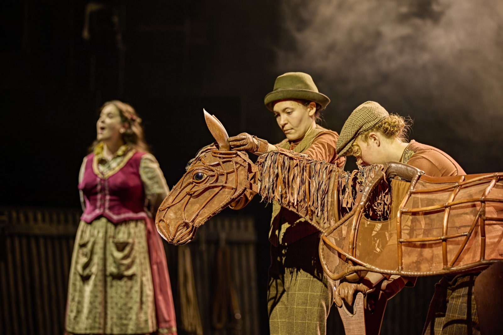 Photos: WAR HORSE Returns To National Theatre Image