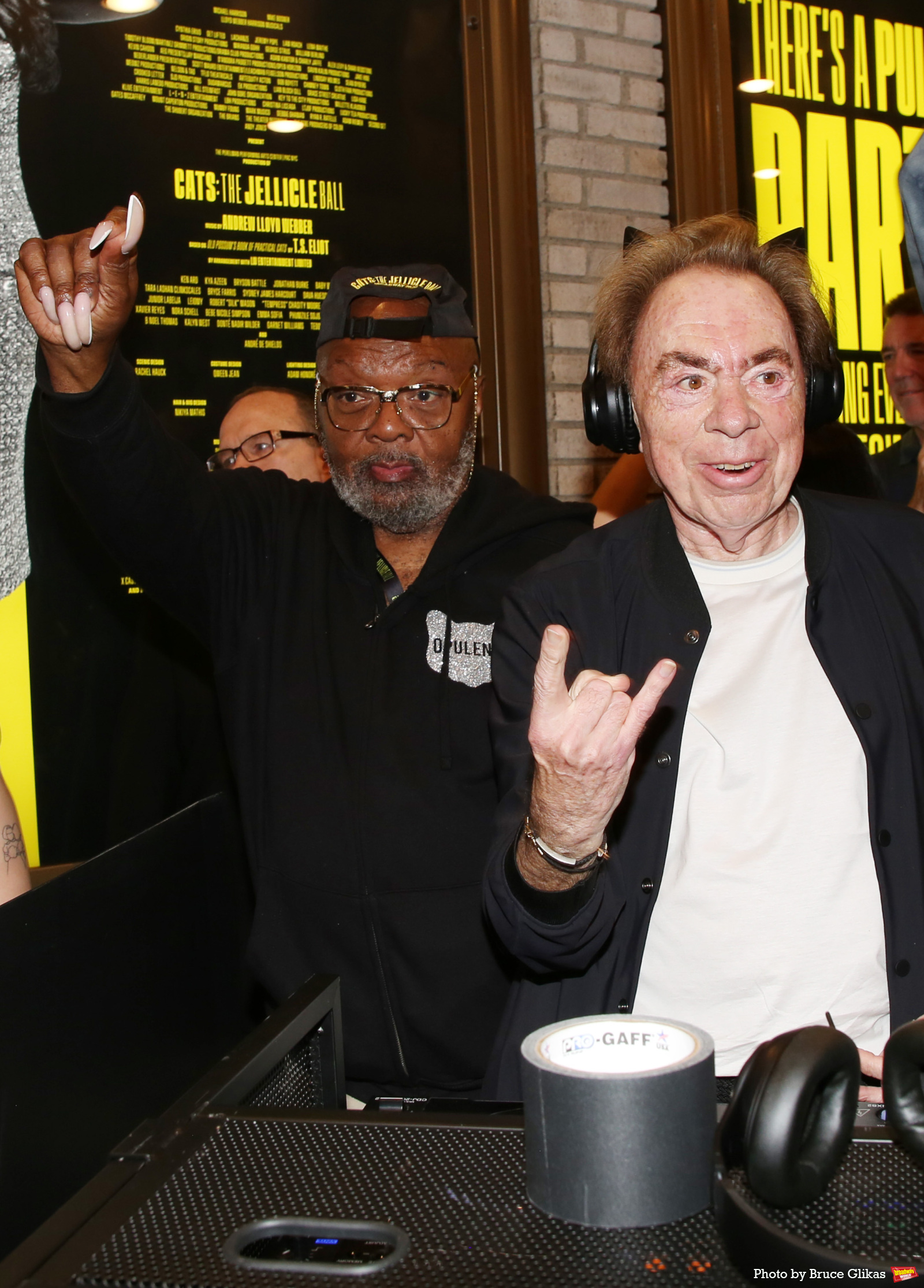 Photos: Andrew Lloyd Webber Makes Guest DJ Appearance at CATS: THE JELLICLE BALL Image