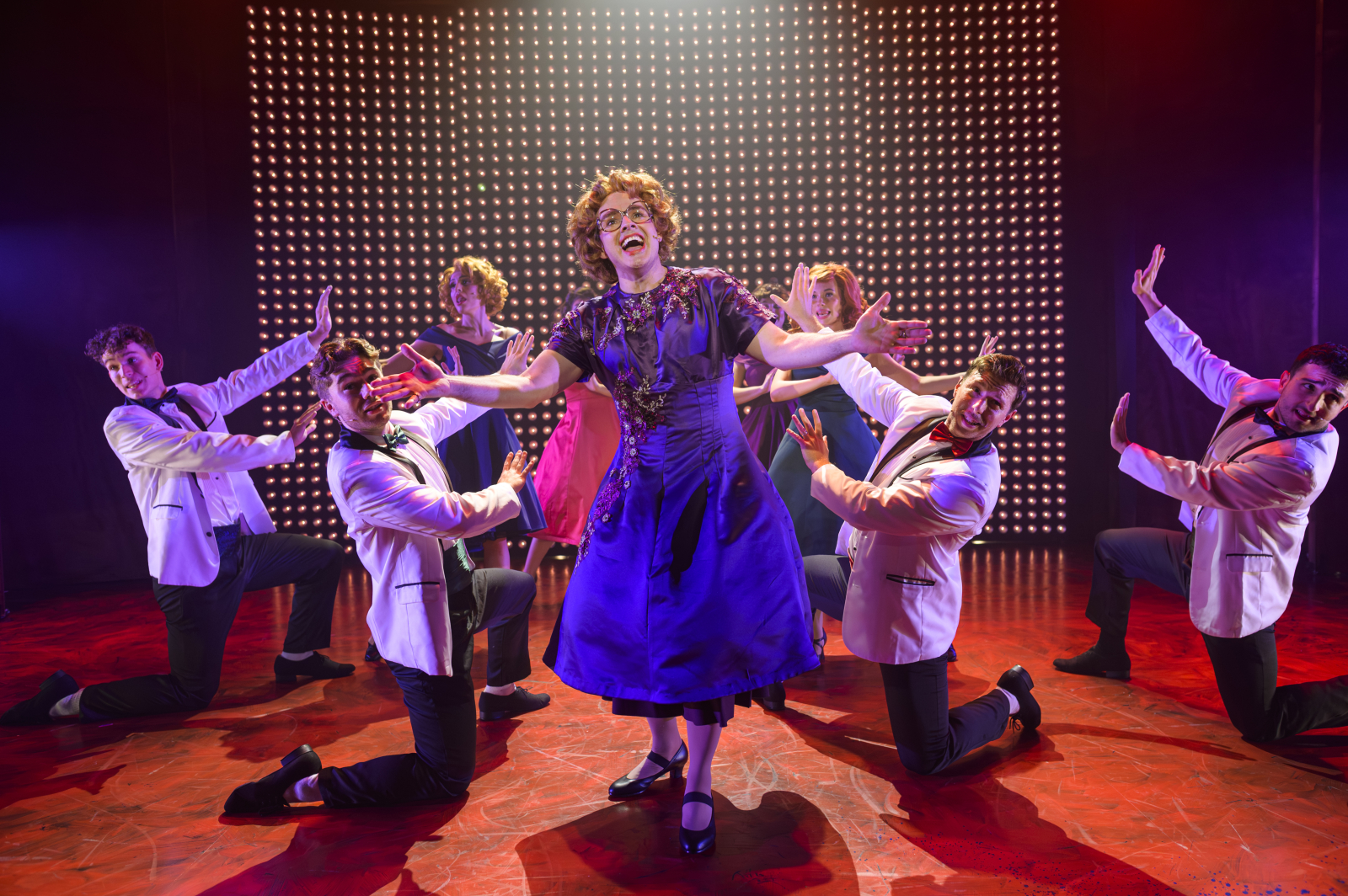 Review: The Musical Adaptation of TOOTSIE Is The Latest Fun Filled Offering At Teatro At The Italian Forum Image