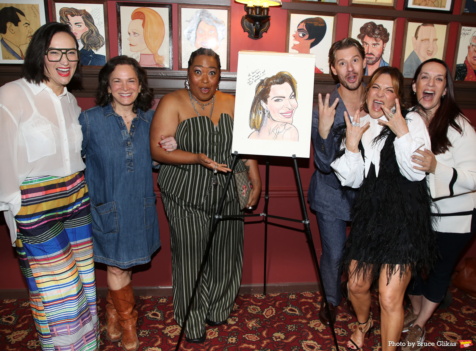 Photos: THE LOST BOYS' Shoshana Bean Receives Portrait at Sardi's Image