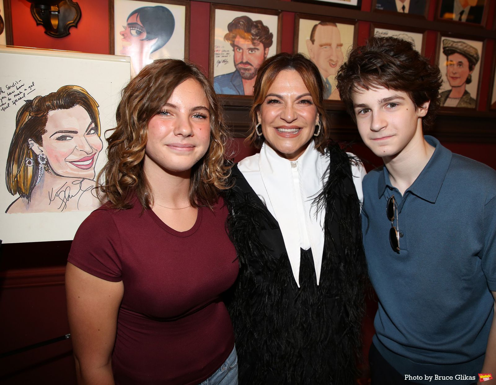 Photos: THE LOST BOYS' Shoshana Bean Receives Portrait at Sardi's Image