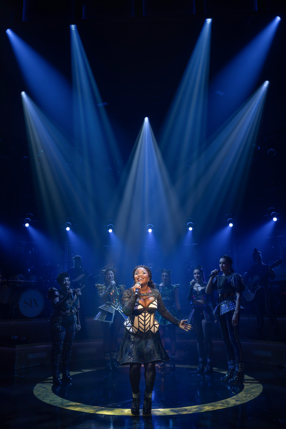 Review: SIX: THE MUSICAL at Dr. Phillips Center For The Performing Arts Image