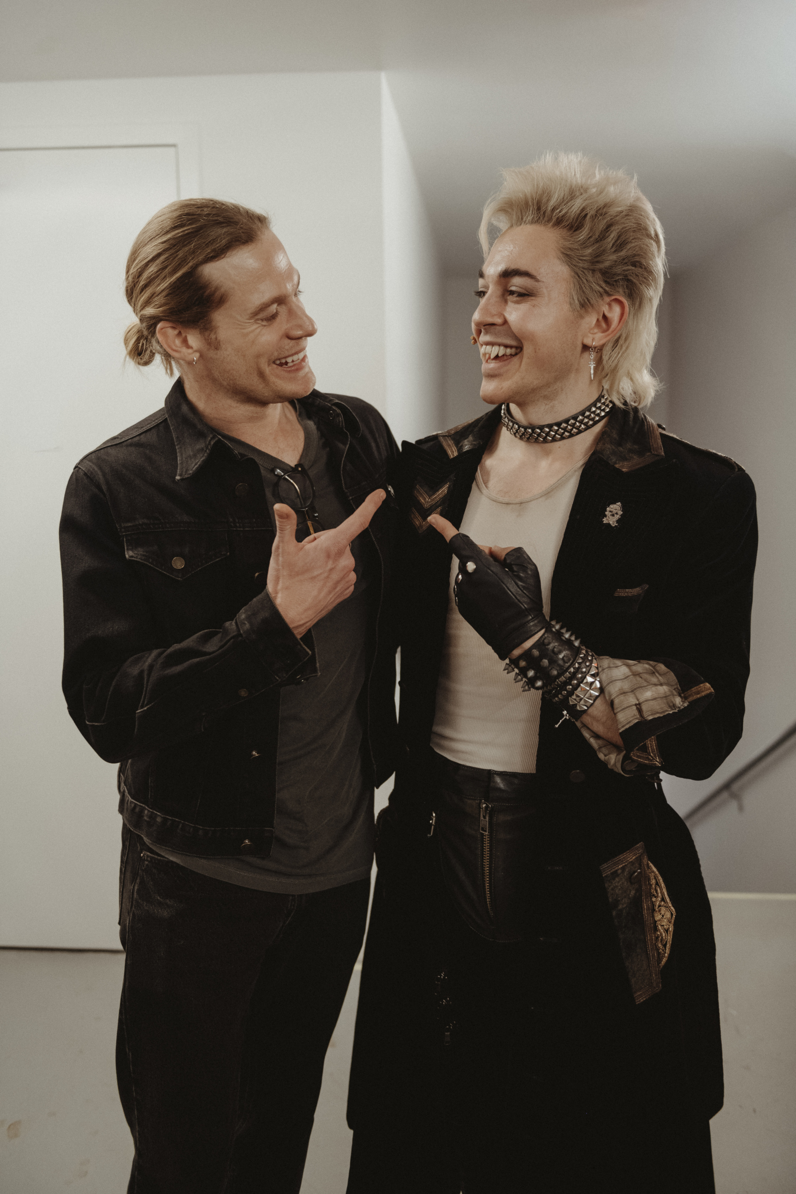 Photos: THE VAMPIRE LESTAT's Sam Reid Visits THE LOST BOYS on Broadway Image