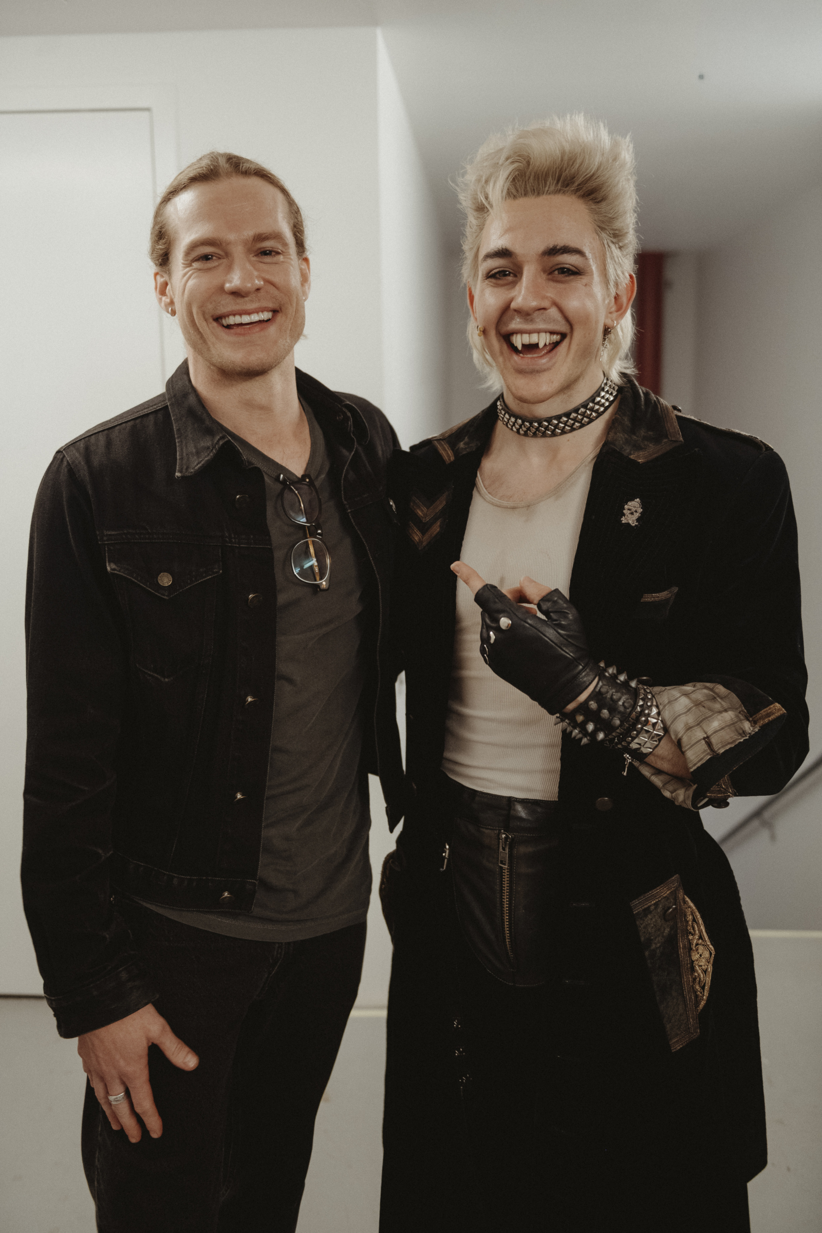 Photos: THE VAMPIRE LESTAT's Sam Reid Visits THE LOST BOYS on Broadway Image