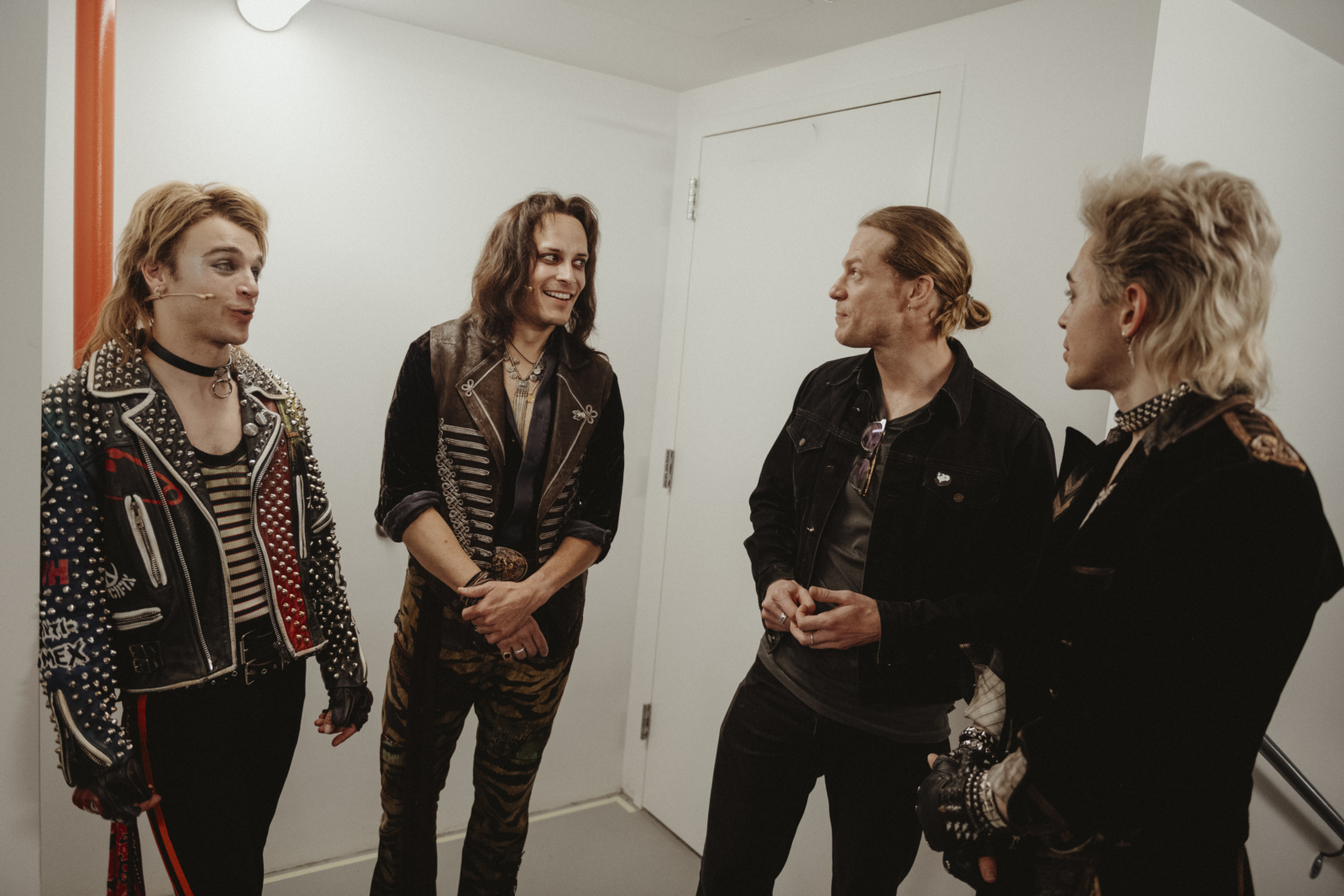 Photos: THE VAMPIRE LESTAT's Sam Reid Visits THE LOST BOYS on Broadway Image