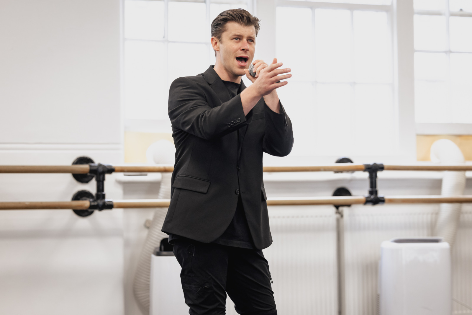 Photos: JERSEY BOYS 20th Anniversary UK & Ireland Tour in Rehearsal Image