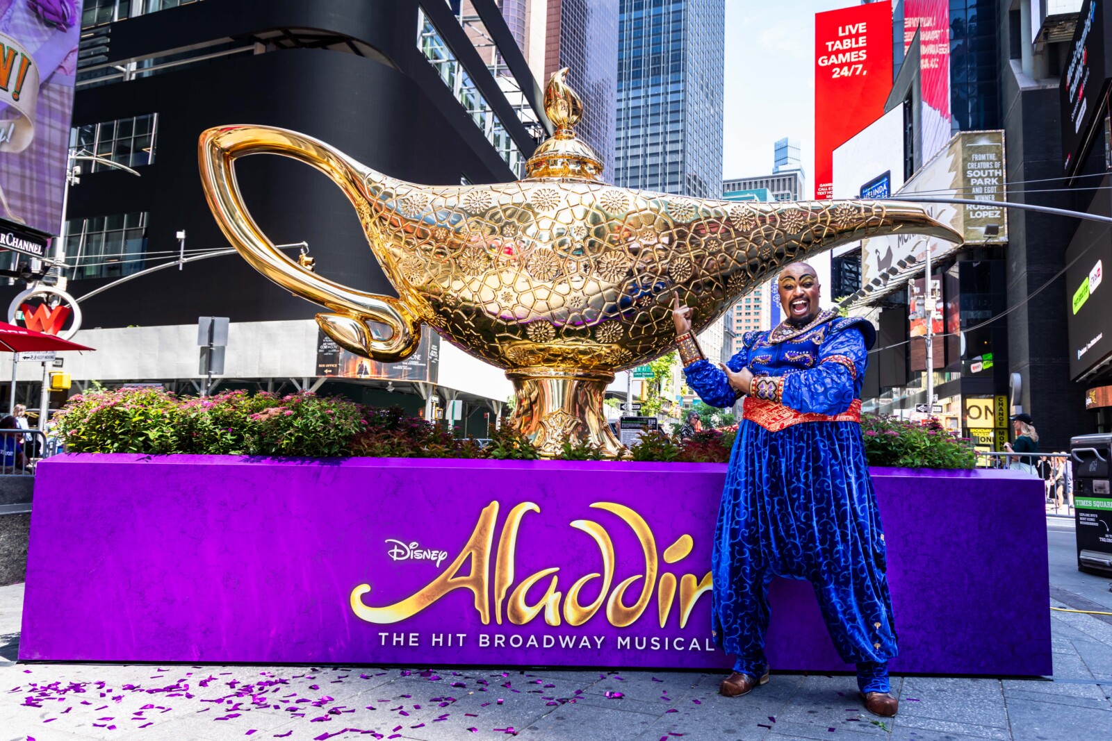 Photos: ALADDIN Unveils Giant Magic Lamp Installation in Times Square Image