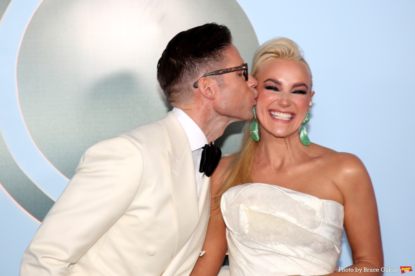 Photos: 2026 Tony Awards- Stars Walk the Red Carpet Image